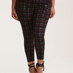 Plaid Torrid zipper ankle jeggings, size 18